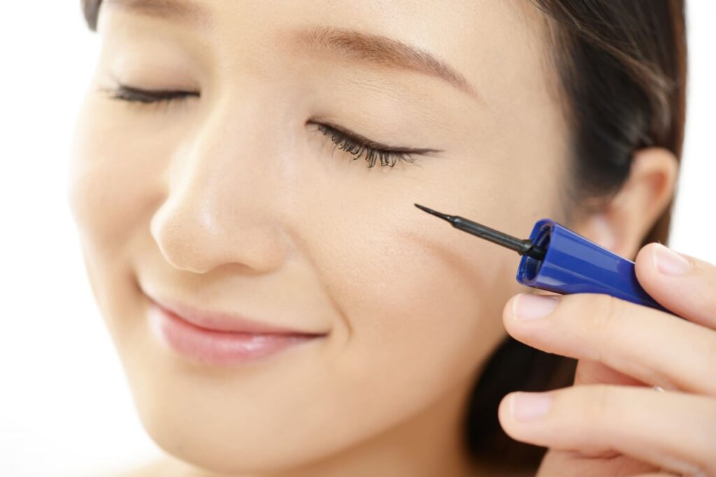 垂れまぶた　改善